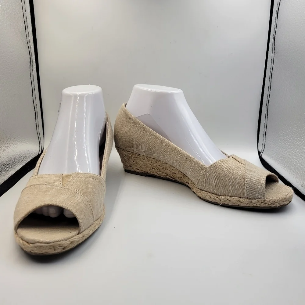 Lifestride Lioness Tan Canvas Espadrille Wedges Sz 8.5